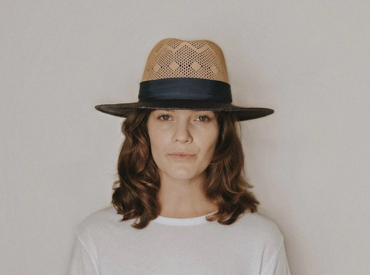 Freya - Camelia Hat in Sand/Navy