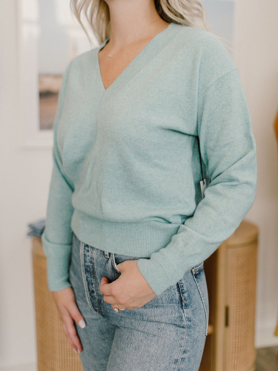 White + Warren - Cashmere Long Sleeve V Neck Sweater in Powdered Aqua