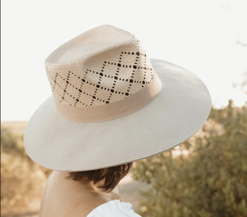 Freya - Cedar Hat in Straw/Grey Felt
