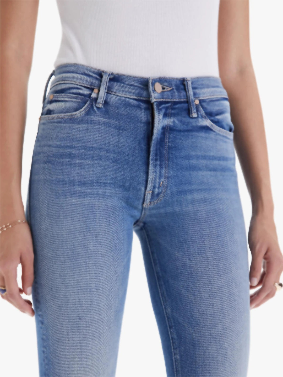Mother Denim - Mid Rise Dazzler Ankle Fray Jean in Riding the Cliffside
