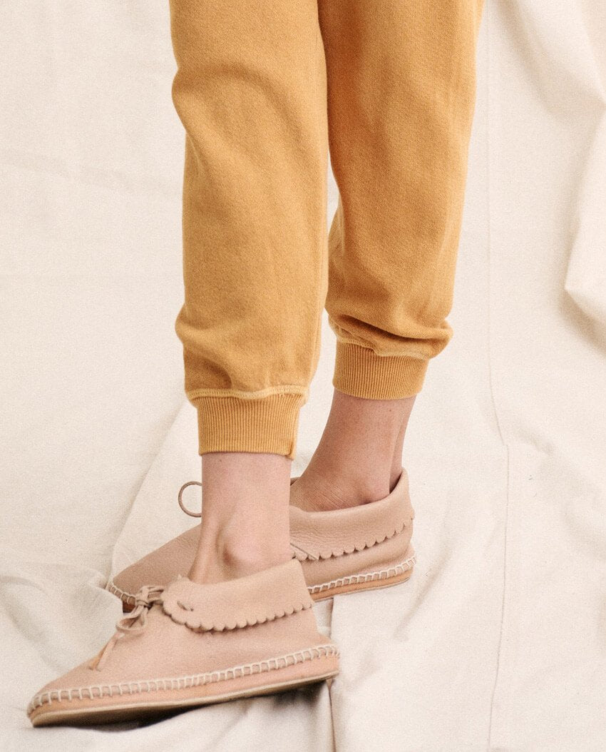 The Great - The Cropped Sweatpant in Mustard