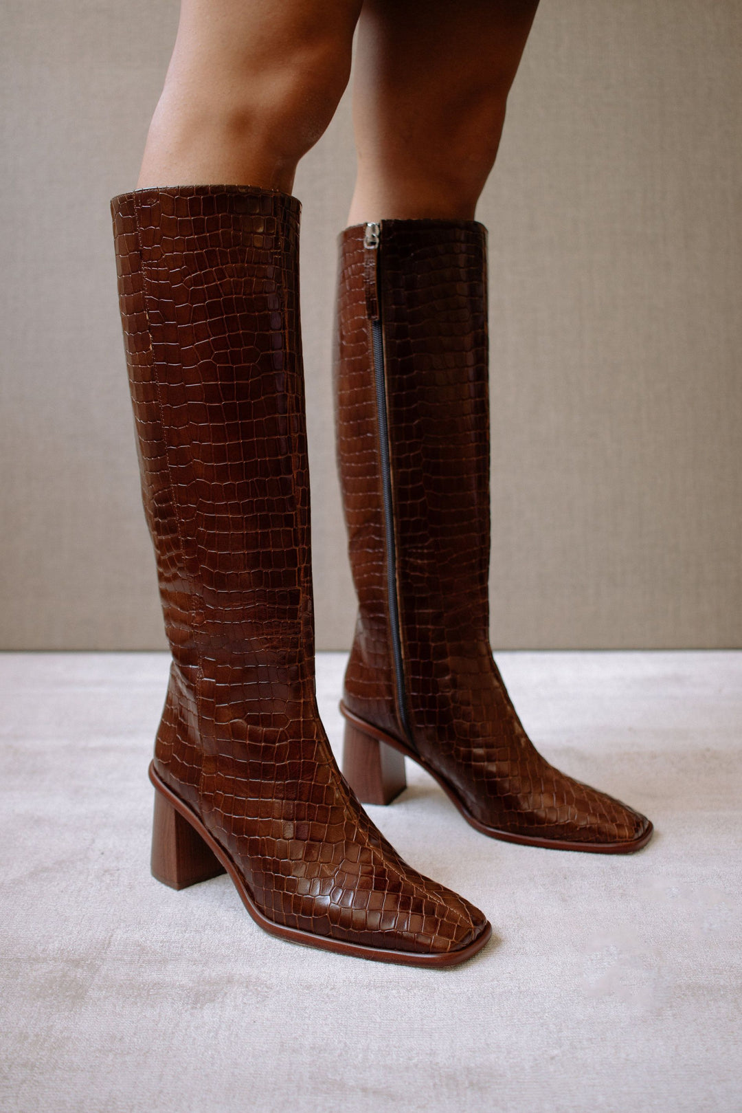 Alohas - East Croco in Brown