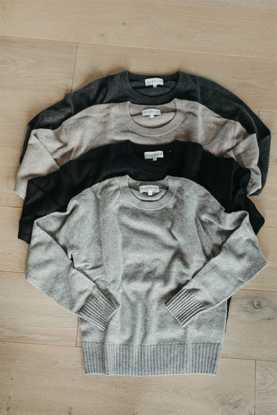 Tenlea Hunter - Cashmere Crewneck Sweatshirt in Charcoal Heather