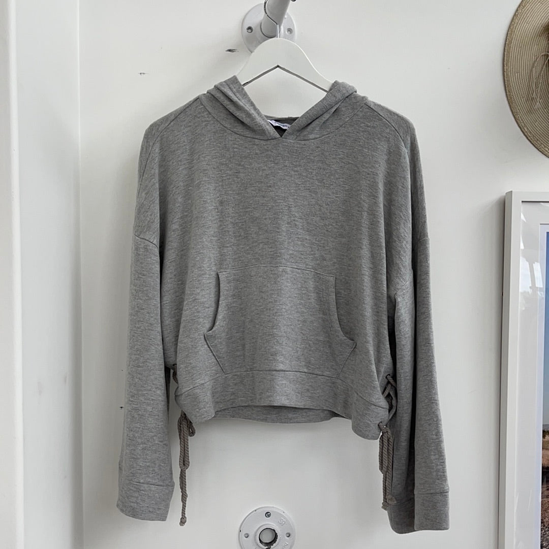 Cupcakes and Cashmere - Sweatshirt in Light Heather Grey
