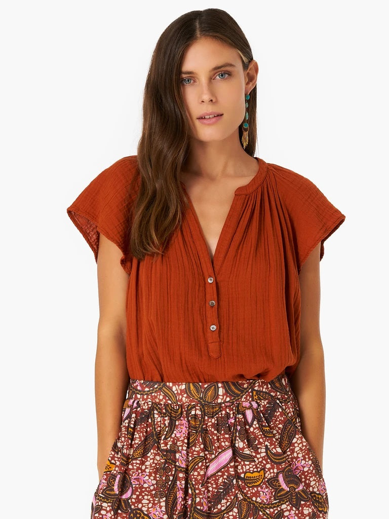 Xirena - Kimber Top in Earth Tone