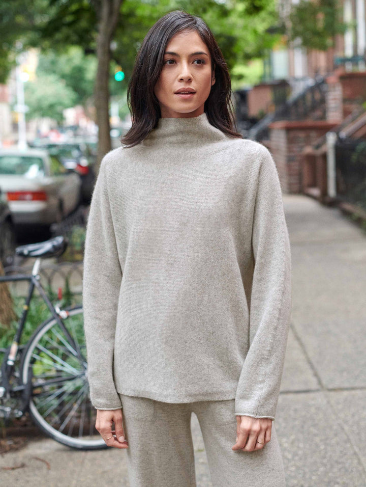 White + Warren - Cashmere Luxe Stand Neck Sweater in Misty Grey Heather