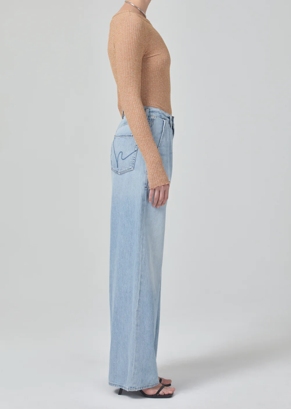 CITIZENS OF HUMANITY - Maritzy Pleated Trouser in Copen – Blond Genius CITIZENS OF HUMANITY - Maritzy Pleated Trouser in Copen – Blond Genius