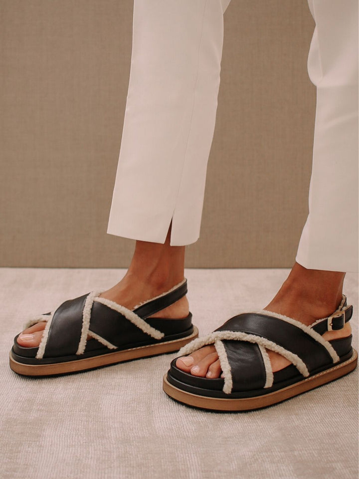 Alohas - Marshmallow in Black Leather