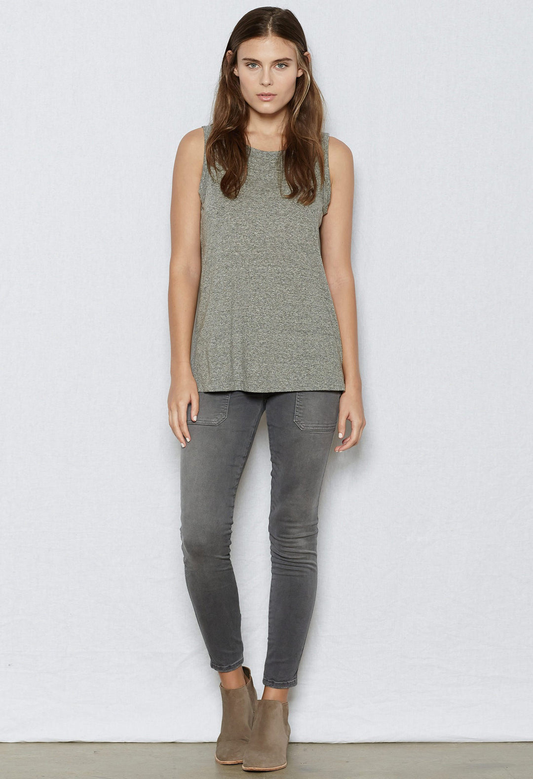 Current/Elliott CEL - The Muscle Tee 2301-0181 Heather Grey at Blond Genius - 2