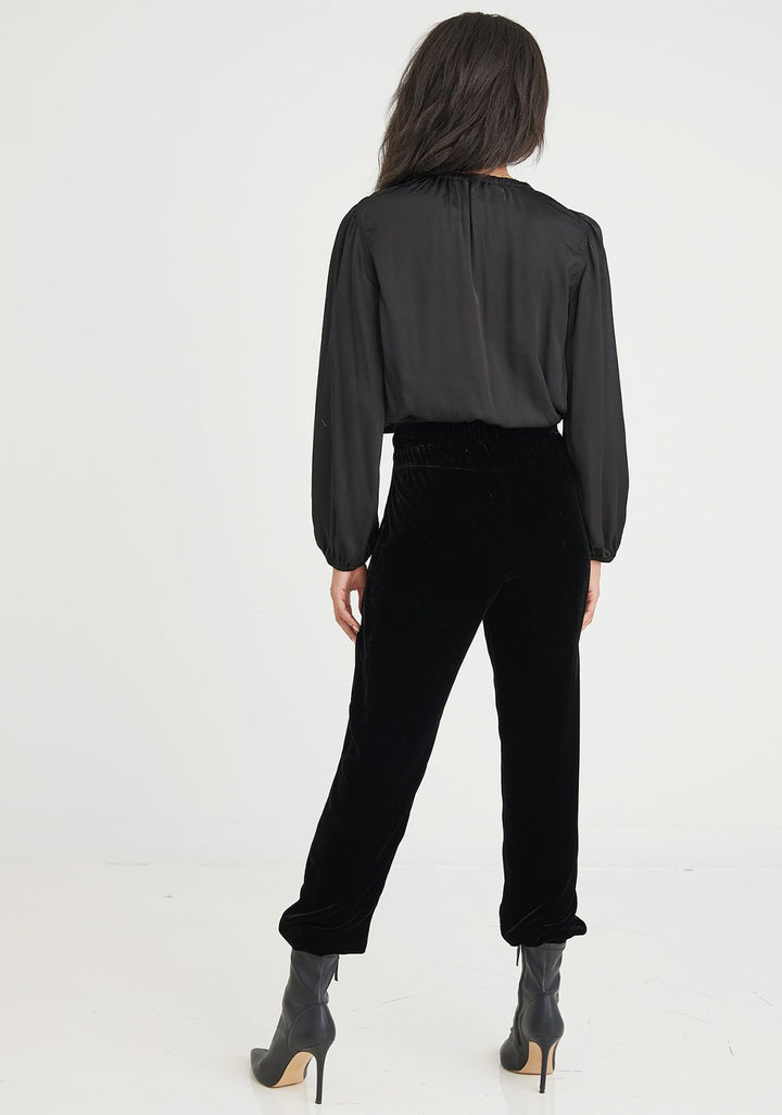 Bella Dahl - Pleat Front Jogger Pant in Black