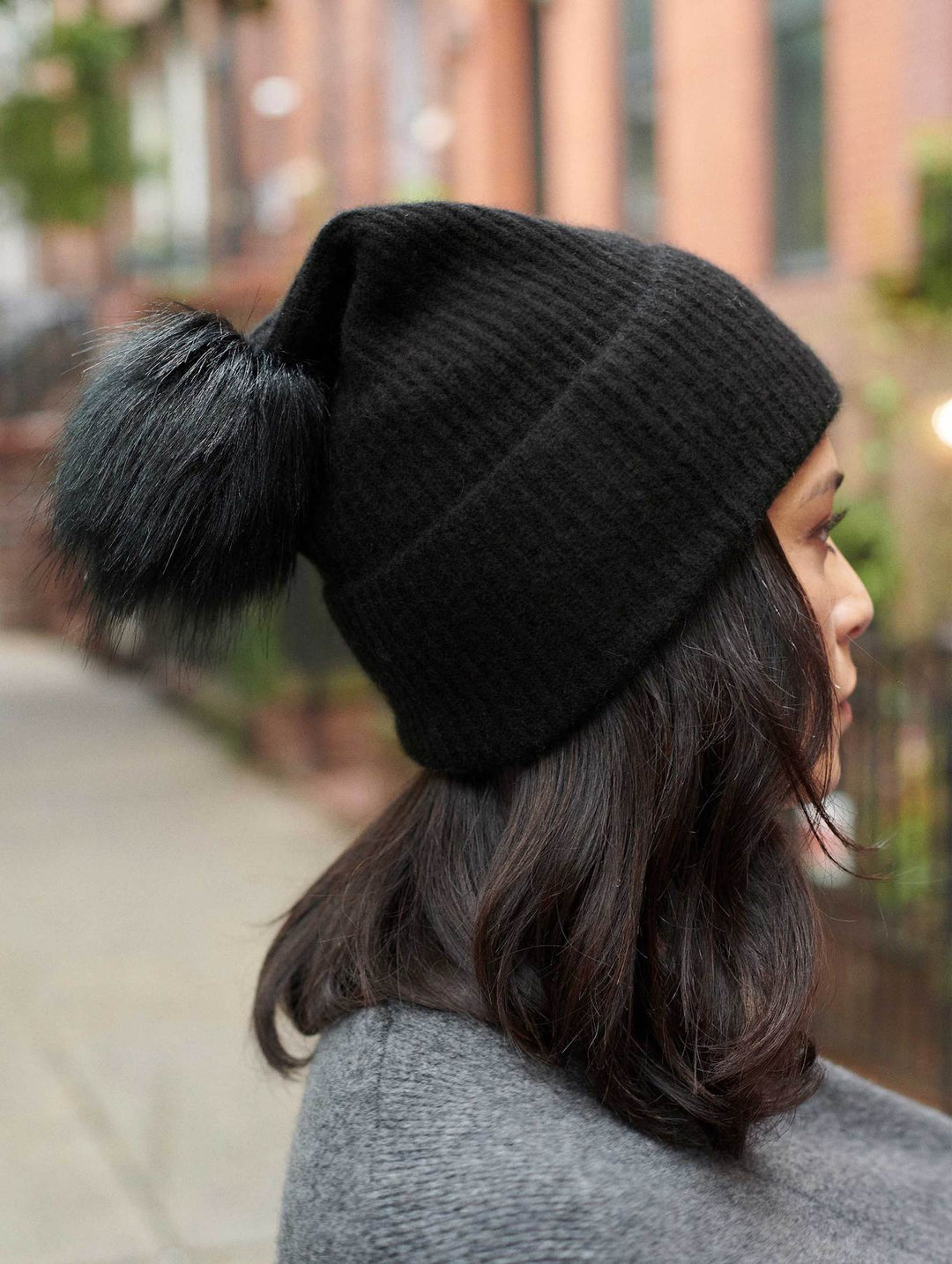 White + Warren - Cashmere Turnback Ribbed Beanie with Pom in Black/Black