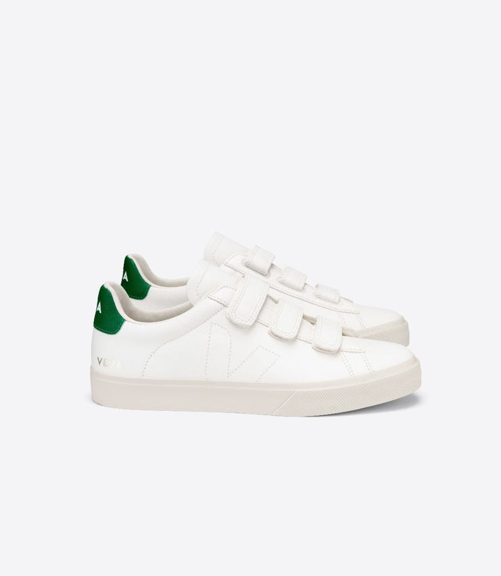 Veja - Recife Chromefree Leather in Extra-White Emeraude