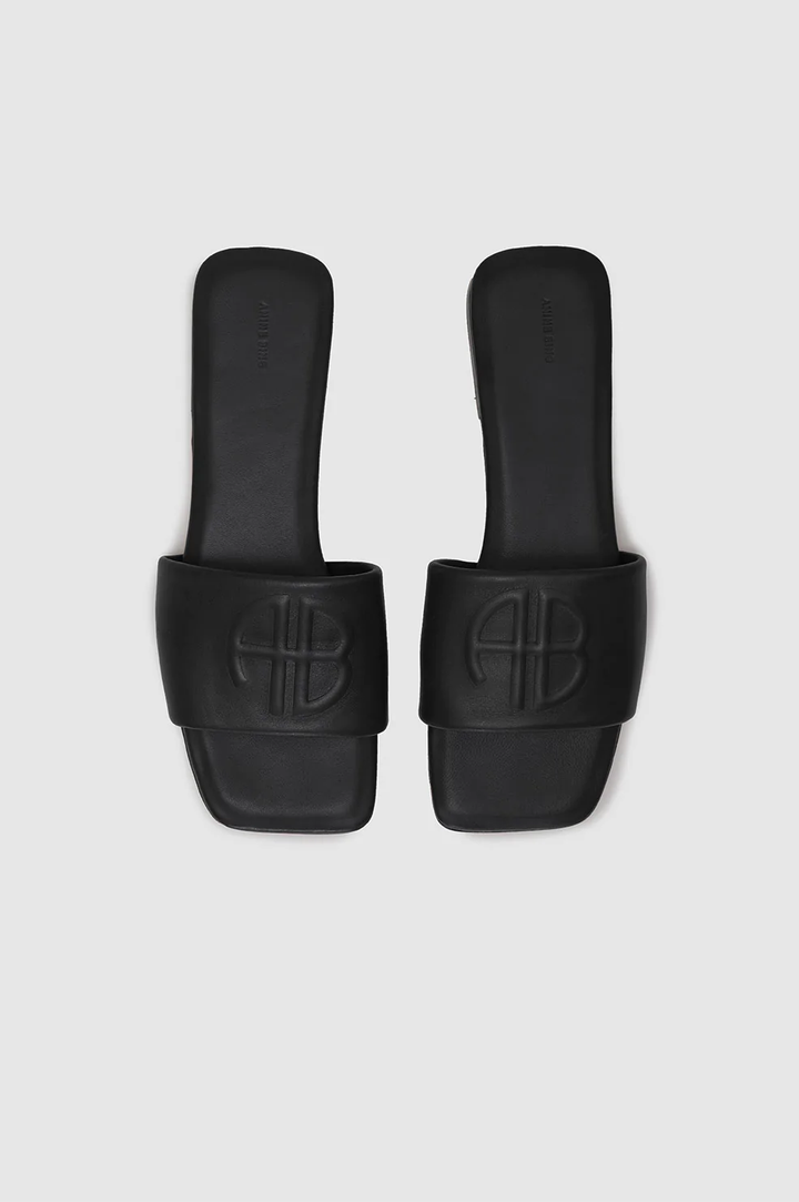 Anine Bing - Ria Slides Black Monogram In Black