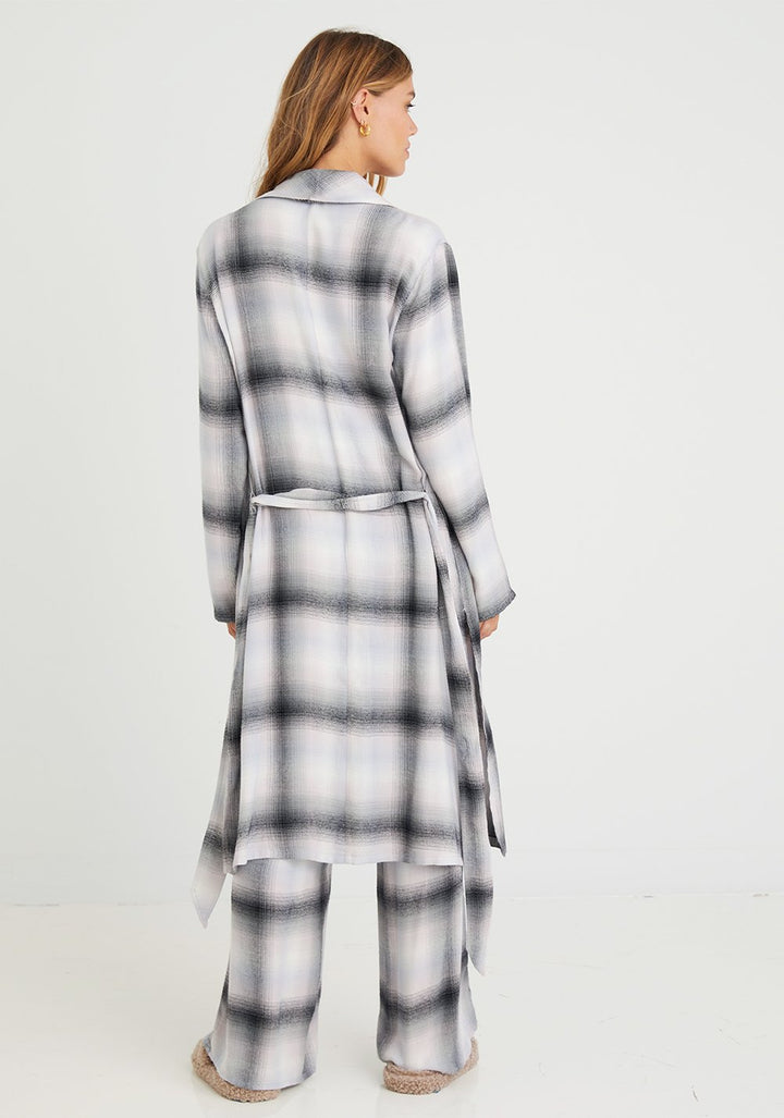 Bella Dahl - Long Sleeve Shawl Collar Robe in Lilac Ombre Plaid