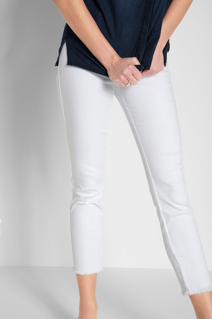7 For All Mankind - Roxanne Ankle w/ Raw Hem in White Fashion