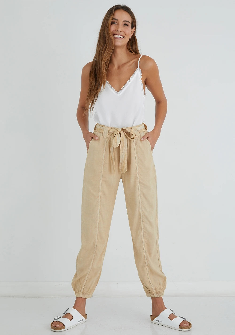 Bella Dahl - Seamed Jogger in Warm Khaki