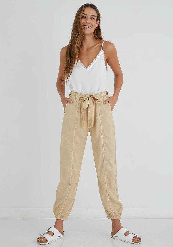 Bella Dahl - Seamed Jogger in Warm Khaki
