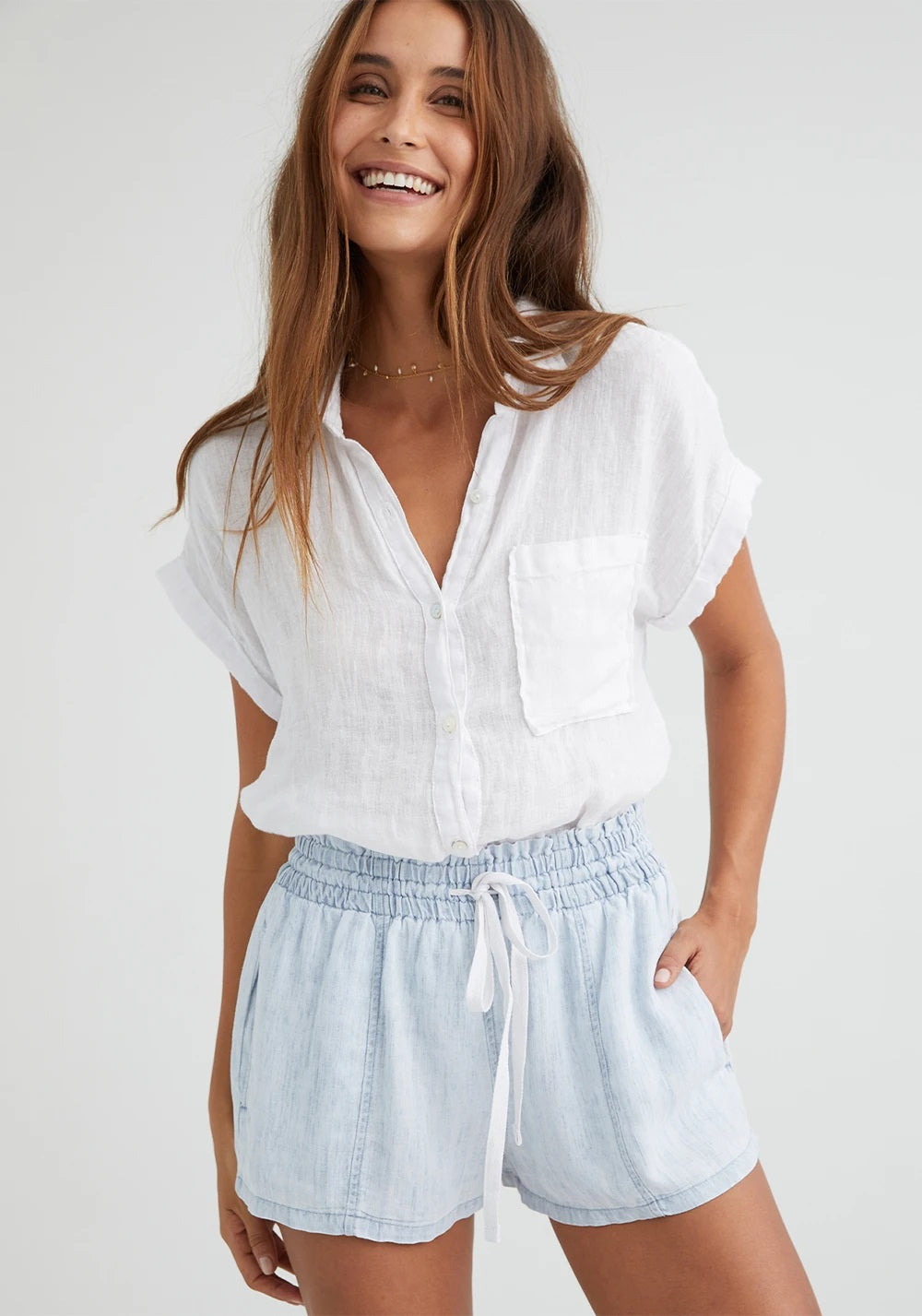 Bella Dahl - High Waist Seams Short in Sky Wash