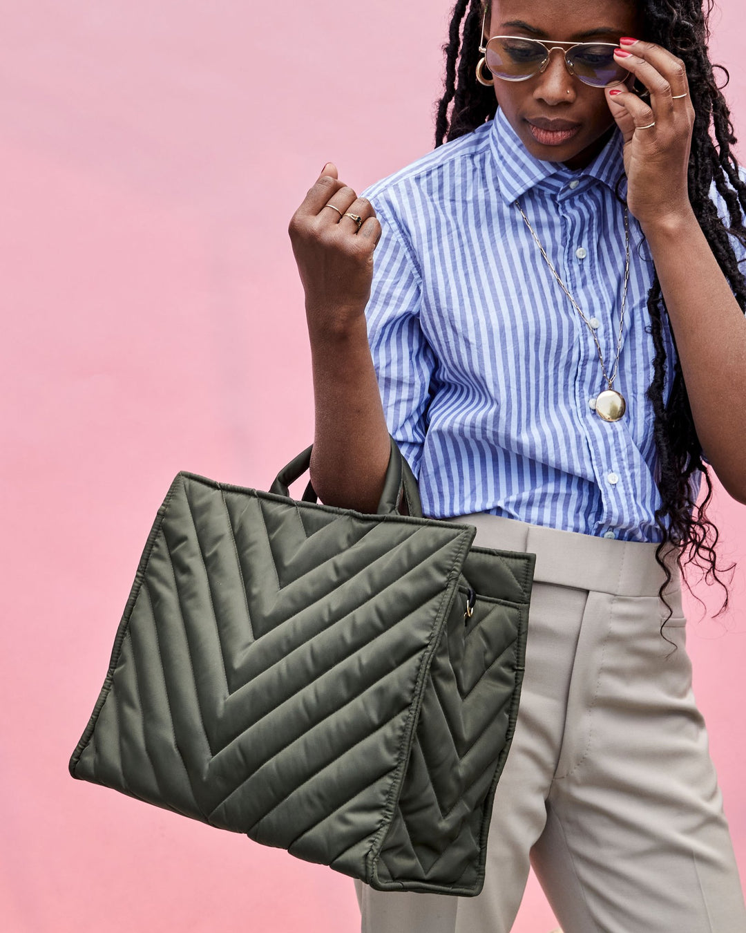 Clare V. - Simple Tote in Army Quilted V Puffer