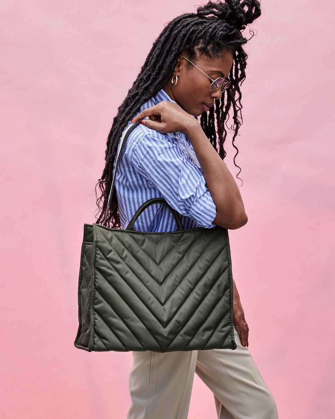 Clare V. - Simple Tote in Army Quilted V Puffer