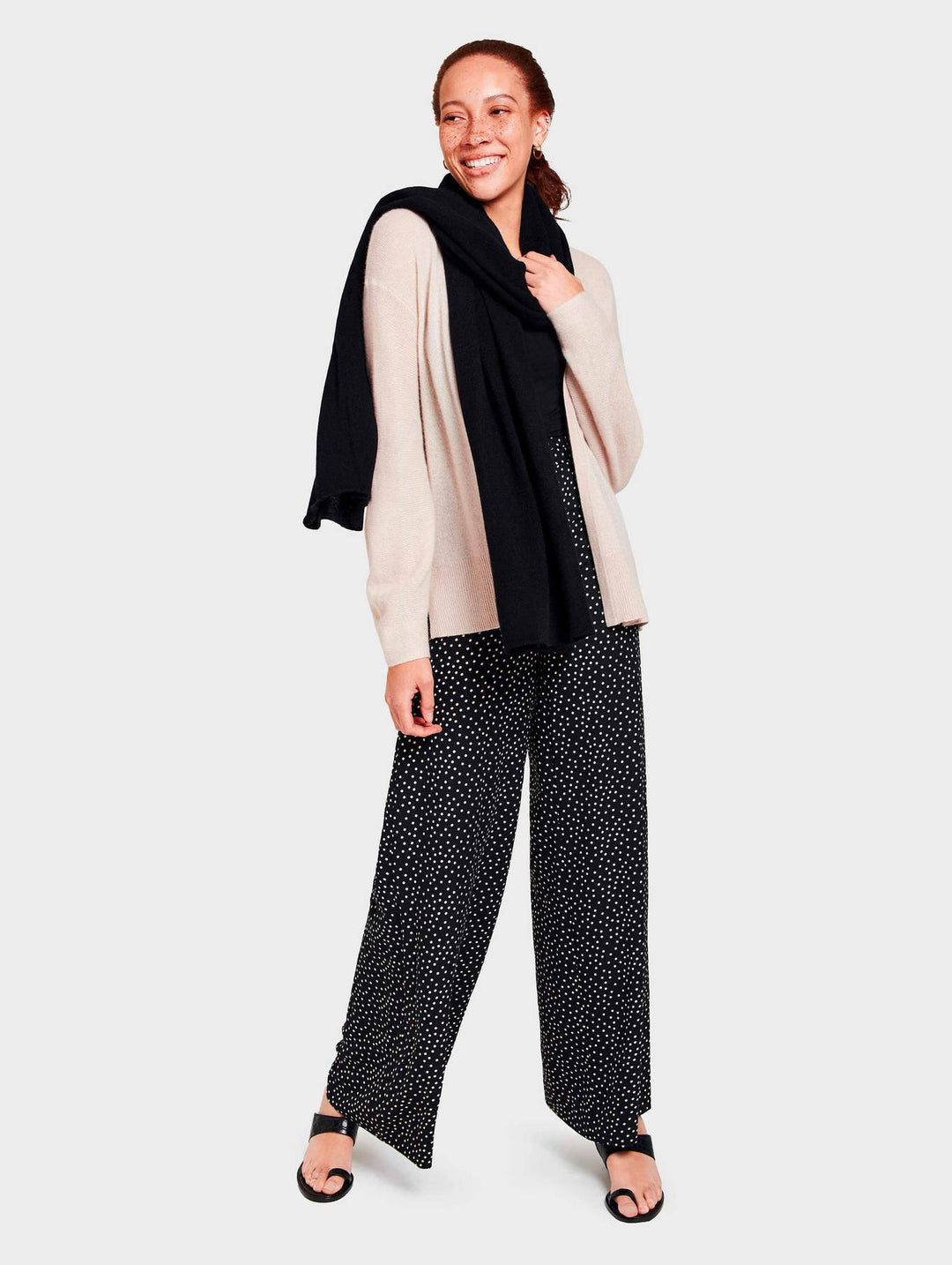 White + Warren - Mini Cashmere Travel Wrap in Black
