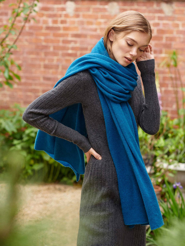 White + Warren - Travel Wrap in Cosmic Teal Heather