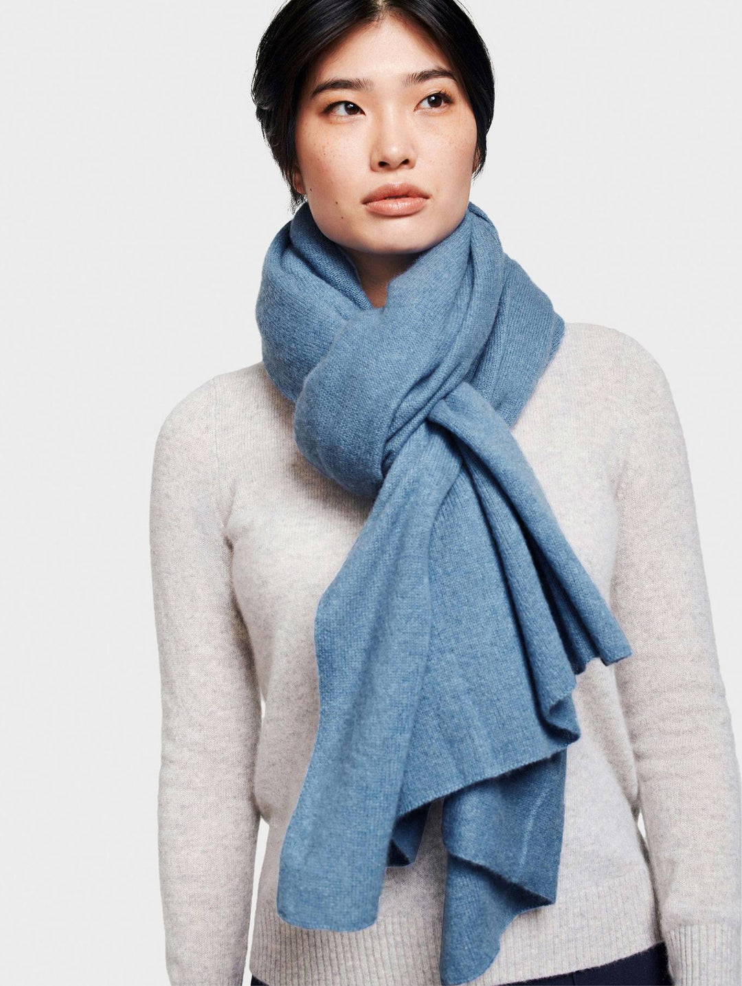 White + Warren - Cashmere Travel Wrap in Prairie Blue Heather