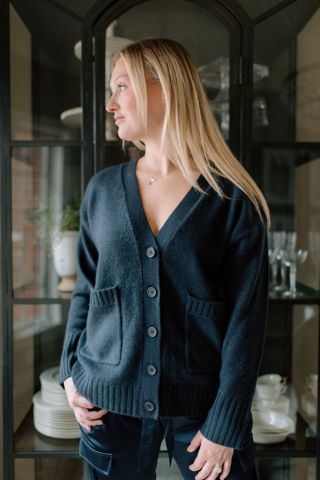 Tenlea Hunter - Cozy Cashmere Cardigan in Navy Clothing - Sweaters
