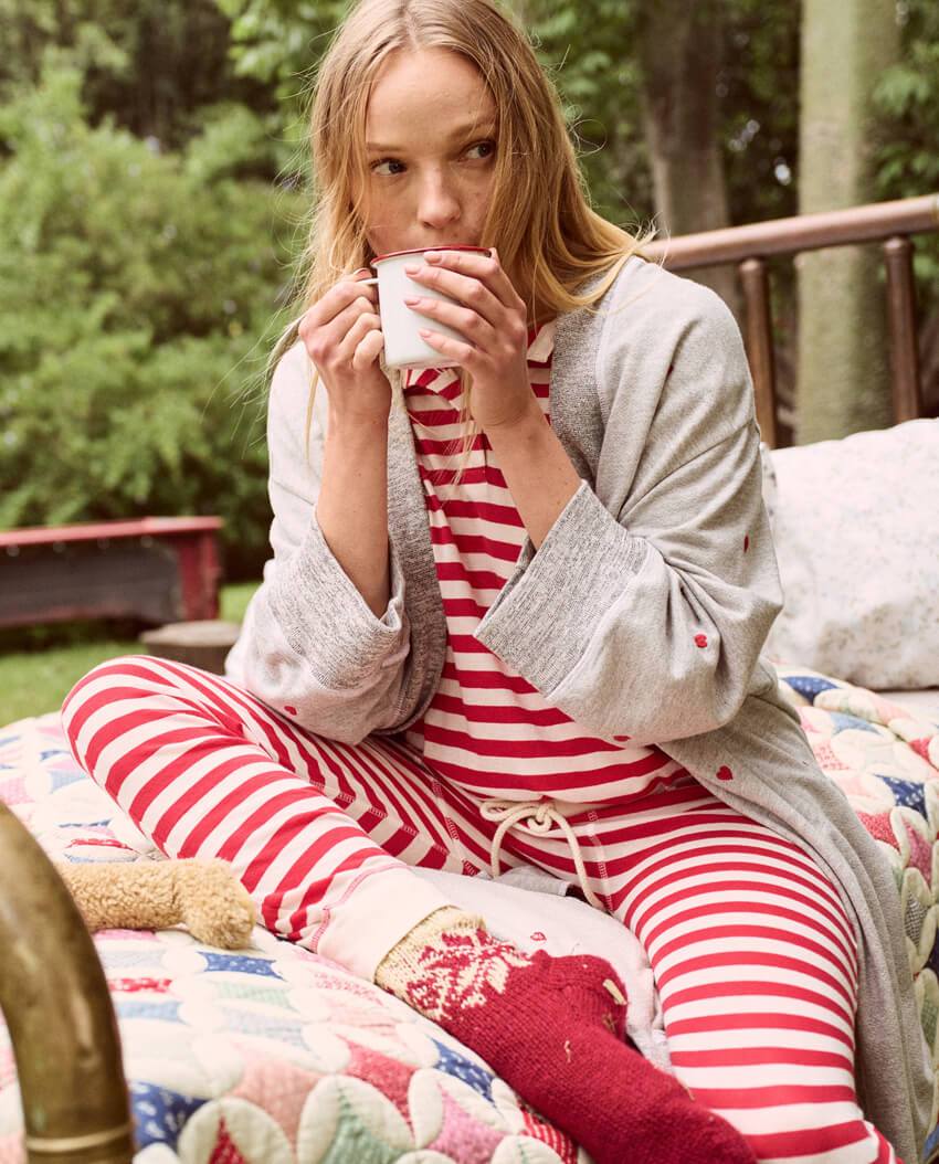 The Great - The Sweatshirt Robe in Light Heather Grey w/ Embroidered Hearts