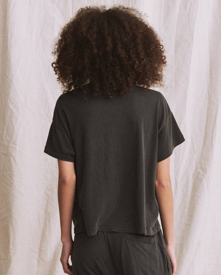 The Great - The Pocket Tee in Washed Black Short Sleeve Tees