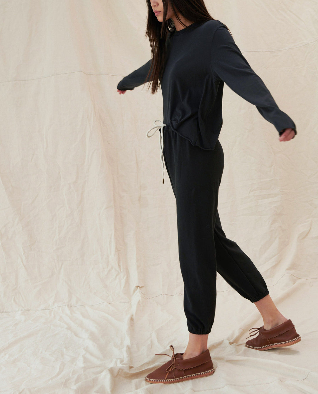The Great - The Stadium Sweatpant in Almost Black Pants
