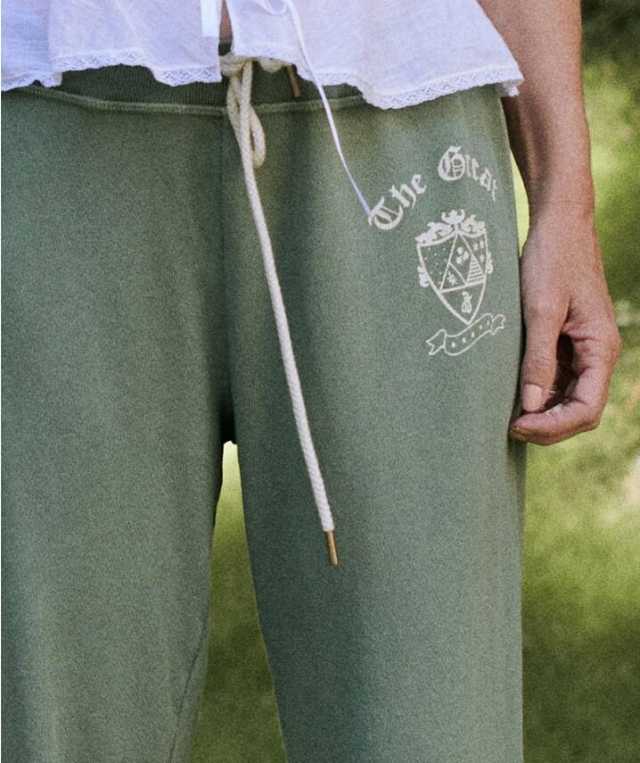 The Great - The Cropped Sweatpant with Crest Graphic Basil