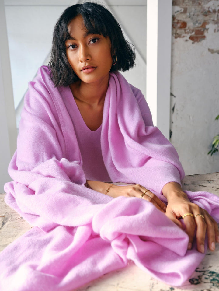 White + Warren - Cashmere Travel Wrap in Bright Lavender