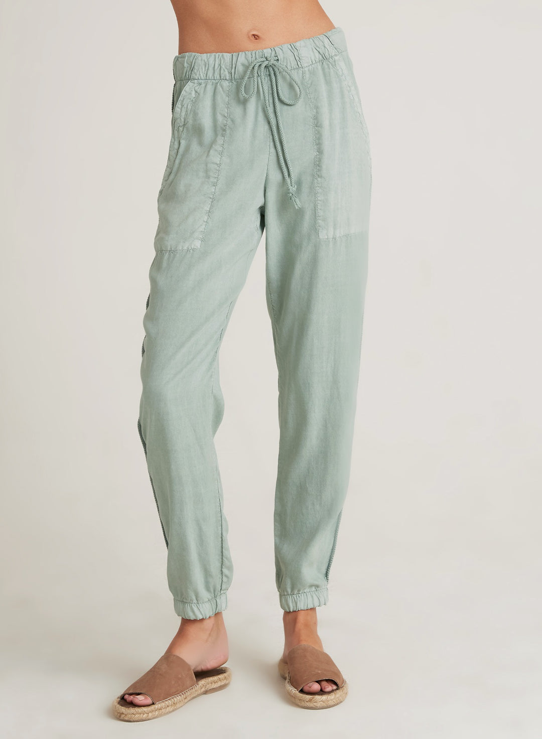Bella Dahl - Trimmed Side Seam Jogger in Havana Olive