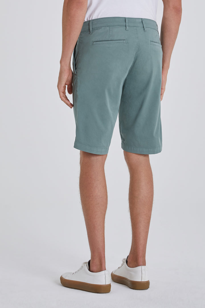 AG - Griffin Relaxed Relaxed Airluxe Shorts in Fresh Thyme/Green Men's Denim