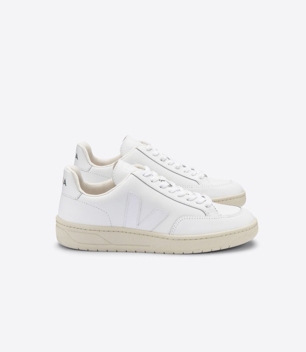 Veja - V-12 Leather in Extra White