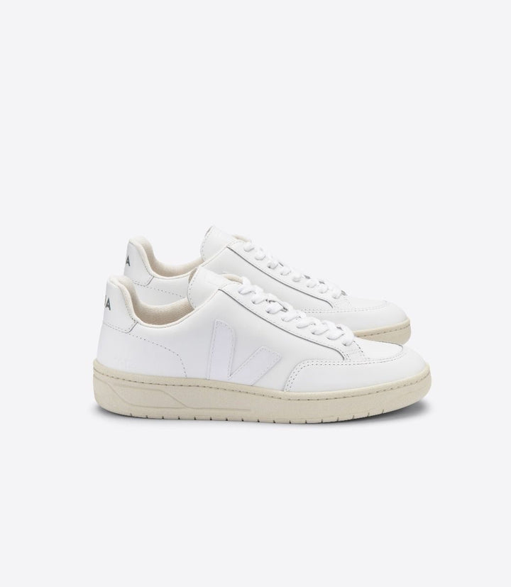 Veja - V-12 Leather in Extra White