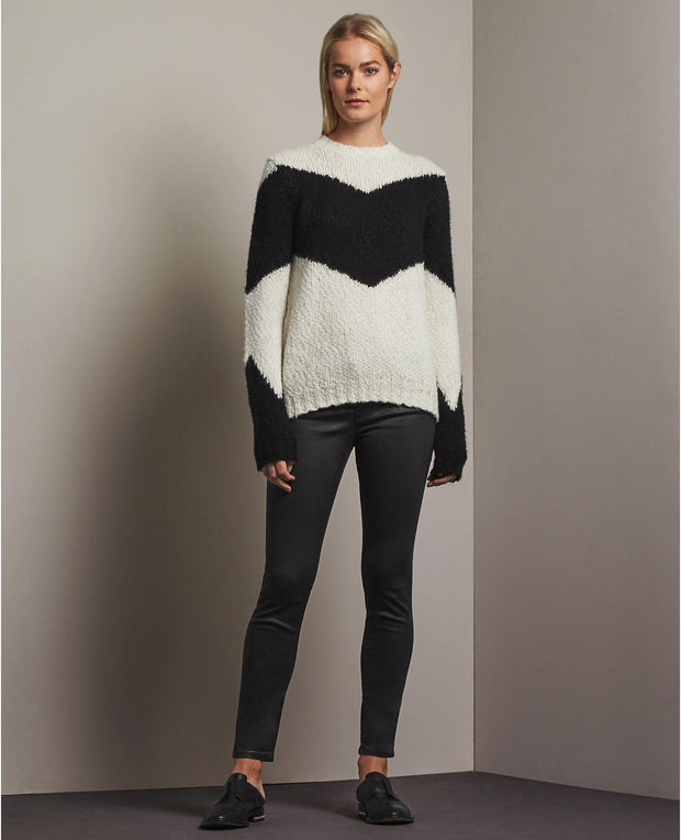 AG Jeans The Leatherette Super Skinny Black Legging Ankle in VLL BLK