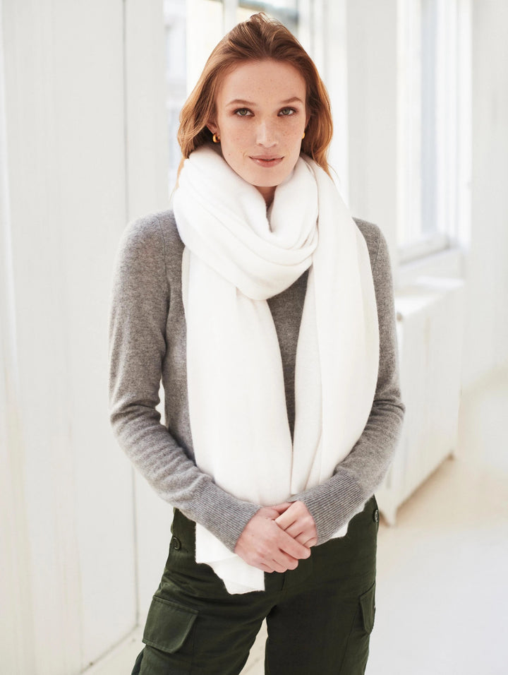 White + Warren - Cashmere Travel Wrap in Bright White